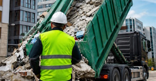 Вывоз строительного мусора в Миассе: услуги лицензированной компании — ПроМусор